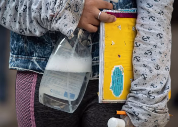 Ciudadano Estadounidense Resultó Lesionado tras Caer en Tumba en Panteón de Guaymas