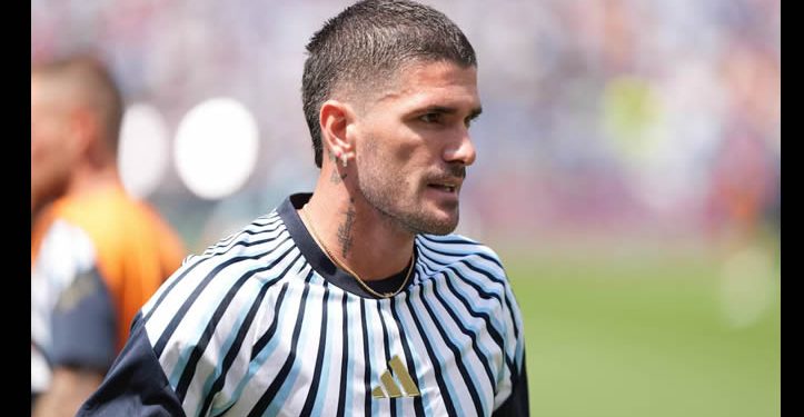 Rodrigo De Paul acusa envidia de críticos de Argentina: ‘Nuestras sonrisas molestan, nuestras maneras les jode’