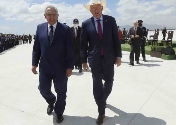 Ken Salazar señala que no tuvo evidencia de presuntos vínculos de AMLO con el narco