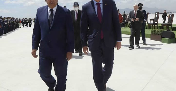 Ken Salazar señala que no tuvo evidencia de presuntos vínculos de AMLO con el narco