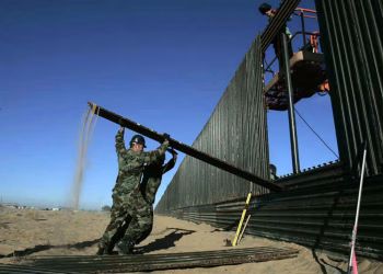 De la frontera mexicana a Washington: un pequeño pueblo de Texas desafía el muro de Trump