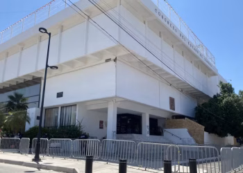 Presidenta del Congreso de Sonora pide retirar plantón de colectivo; Covafam exige cumplir un amparo