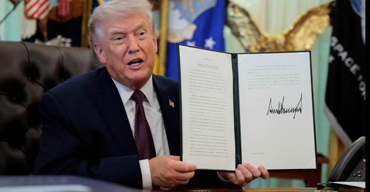 Trump anuncia aranceles de 100% a medicamentos genéricos importados en 2028