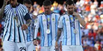 Prensa de Argentina insiste en que hubo “cosas raras” en la final del Mundial ante España y lanzan teorías tras la derrota
