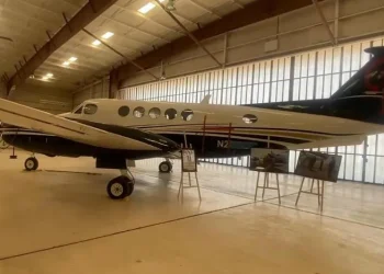 “Símbolo de la guerra contra cárteles”: así exhiben en un museo el avión que llevó a ‘El Mayo’ a EU