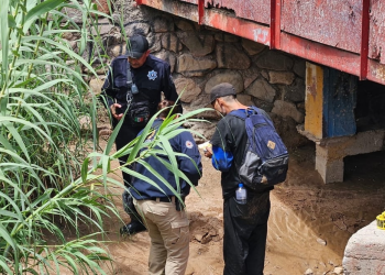 Hallan sin vida a una de las dos personas arrastradas por la corriente tras tormenta en frontera de Nogales; continúa búsqueda de segunda víctima