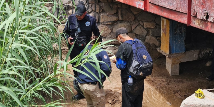Hallan sin vida a una de las dos personas arrastradas por la corriente tras tormenta en frontera de Nogales; continúa búsqueda de segunda víctima