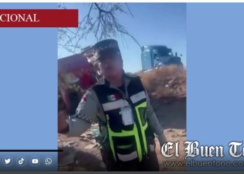 Mujer dice que “no hacía rapiña” mientras esperaba tomar cerveza de tráiler volcado en la carretera Guaymas-Hermosillo
