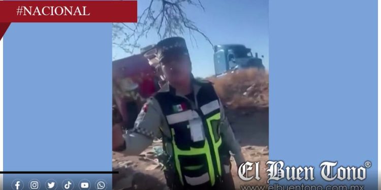 Mujer dice que “no hacía rapiña” mientras esperaba tomar cerveza de tráiler volcado en la carretera Guaymas-Hermosillo