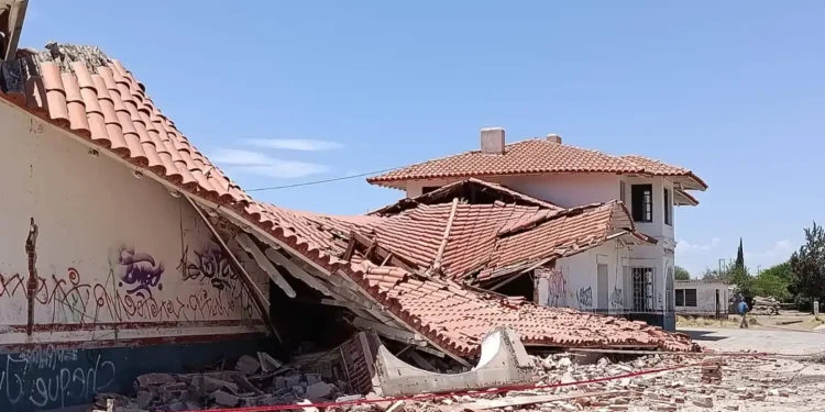 Colapsa histórica estación de tren en Sonora: esto se sabe del derrumbe en Magdalena de Kino