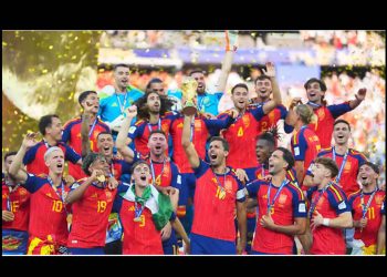 España borra a Messi de la cancha y se instala en la eternidad