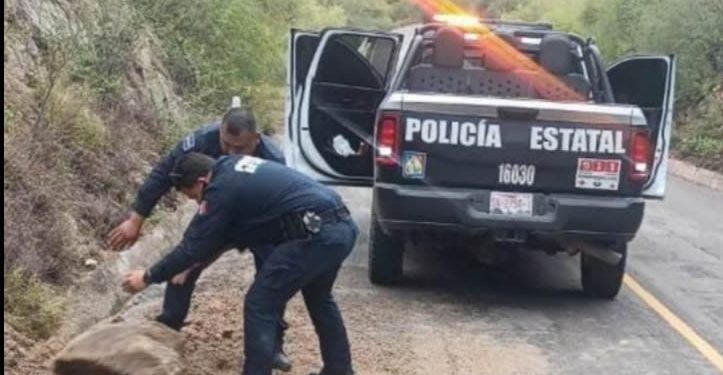 Policía Estatal brinda apoyo a la ciudadanía durante las lluvias en municipios de Sonora