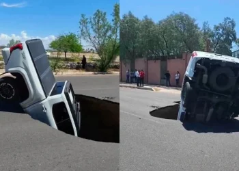 Enorme socavón se traga camioneta en Hermosillo: “Me tocó la mala suerte”