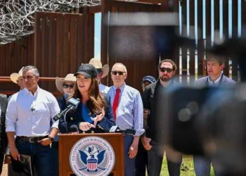 Anuncian USDA instalación de planta dispersora de moscas estériles en Arizona 