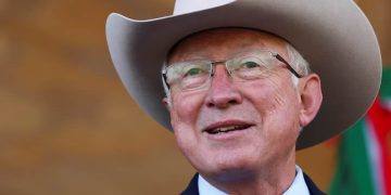 Ken Salazar responde directamente a Claudia Sheinbaum sobre la captura de El Mayo Zambada