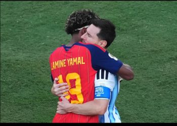 El gesto de Lamine Yamal con Messi en medio de los festejos de España tras ganarle la Copa del Mundo a Argentina