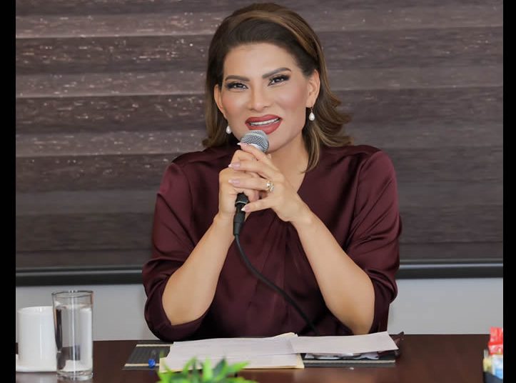 Respalda Lorenia Valles discusión sobre uso de redes sociales y celulares en menores