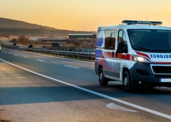 Embarazada discutía con su esposo y se lanza de camioneta en carretera de SLRC: Fue hospitalizada en Arizona