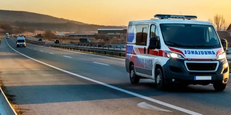 Embarazada discutía con su esposo y se lanza de camioneta en carretera de SLRC: Fue hospitalizada en Arizona