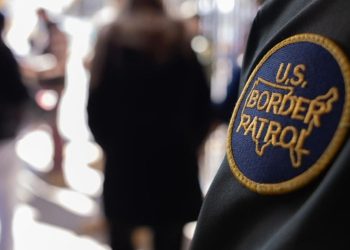 Ropa de camuflaje delata a contrabandistas en Arizona