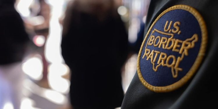 Ropa de camuflaje delata a contrabandistas en Arizona