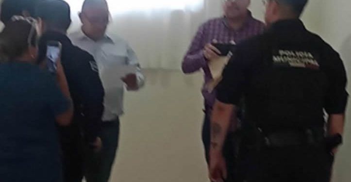 Interviene Policía Municipal en evento político del PRD; “son chingaderas”, señala Carlos Navarro