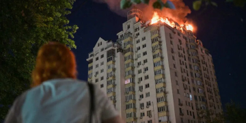 Rusia lanza ataque masivo a Ucrania y deja al menos 20 muertos: “Una noche de horror”
