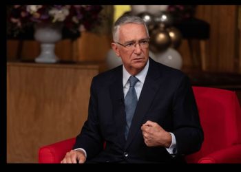 Tribunal británico sanciona a Salinas Pliego por espionaje en litigio