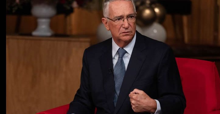 Tribunal británico sanciona a Salinas Pliego por espionaje en litigio