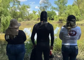 Ceci Flores halla restos humanos, por segundo día consecutivo, en Cubiri de Portelas, Sinaloa