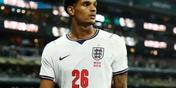 Mundial 2026: el inglés Jarell Quansah recibe dos partidos de sanción por su roja ante México