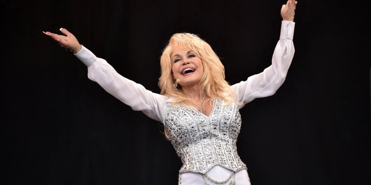 Murió Dolly Parton, la leyenda de la música country, a los 80 años