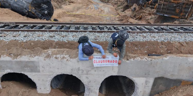 Acusan negligencia tras descarrilamiento y contaminación química en Naco, Sonora