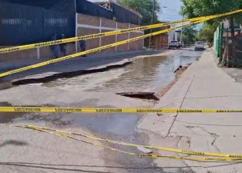Aparece Socavón en Colonia Sahuaro tras Lluvias en Hermosillo