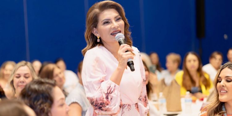 Encuesta coloca a Lorenia Valles al frente de la contienda interna de Morena en Sonora