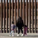 Un bufete ligado al Gobierno Trump recibe un contrato millonario para defender a menores migrantes