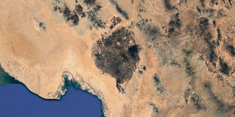 Desde el espacio se ve una mancha negra en el desierto de Sonora; en la tierra encuentran ríos de lava, cuevas subterráneas y sitios sagrados