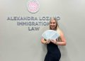 Seis deportados, un jet rosa y una mansión en México: el supuesto fraude que volvió millonaria a ‘La abogada de los milagros’