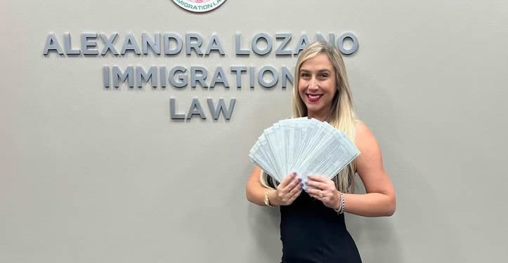 La unidad federal antifraudes pone la mira en ‘La abogada de los milagros’ tras dejar 54.000 casos migratorios en el limbo