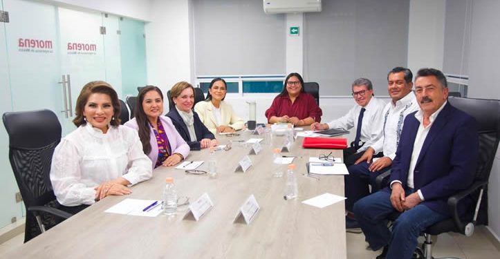 Ariadna Montiel encabeza reunión con aspirantes de Morena a la coordinación estatal en Sonora