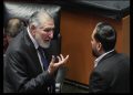 Arturo Ávila anuncia demanda contra priista y sostiene acalorado diálogo con Adán Augusto