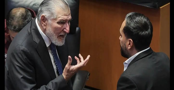 Arturo Ávila anuncia demanda contra priista y sostiene acalorado diálogo con Adán Augusto