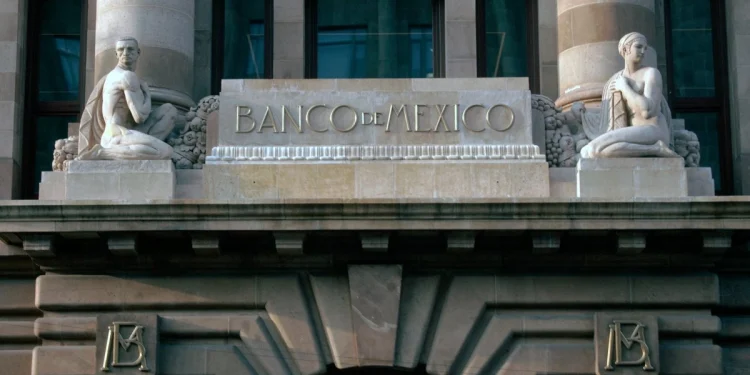 Banco de México eleva de 1.1 a 1.5% previsión de crecimiento para 2026