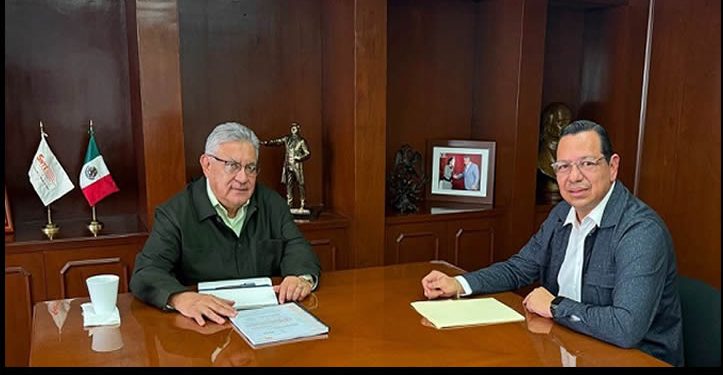 Javier Ceballos Corral se reúne con el líder nacional del SNTE Alfonso Cepeda Salas
