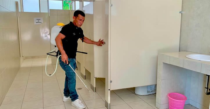 SEC y Congreso de Sonora inician fumigación en tres secundarias de Navojoa
