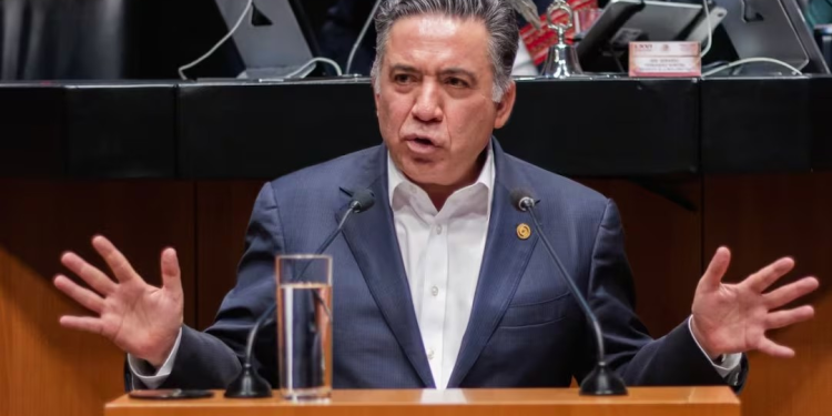 Inzunza se separa del grupo parlamentario de Morena; anuncia que será senador independiente