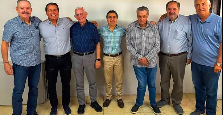 Reencuentro de expresidentes del PAN con Gildardo Real, aspirante a la candidatura para la alcaldía de Hermosillo