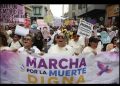 Primera marcha por la legalización de la eutanasia es encabezada por pacientes incurables en CDMX