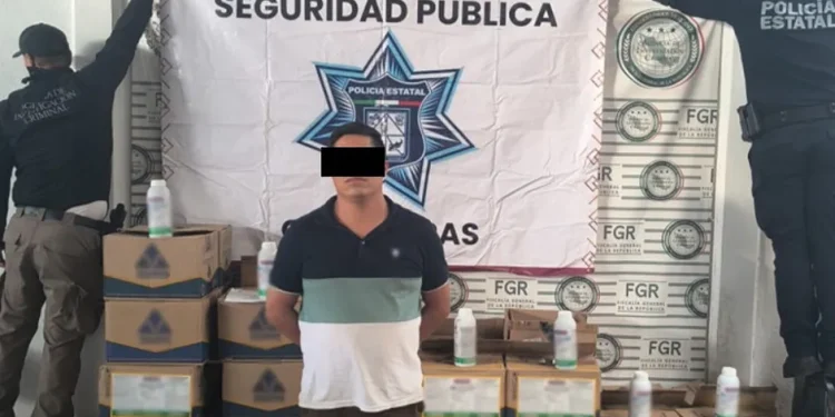 Marina y Policía de Sonora detienen a chofer con 240 litros de metanfetamina en la carretera Hermosillo-Santa Ana