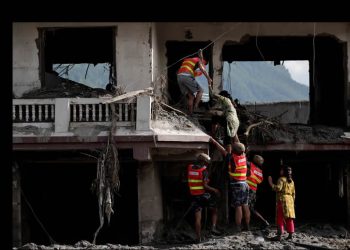 El riesgo de una segunda riada amenaza Nepal y Tíbet tras una catástrofe que deja ya al menos 584 muertos
